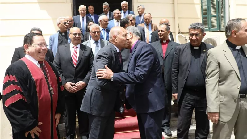 محافظ القاهرة يستقبل رئيس الطائفة الإنجيلية للتهنئة بعيد الأضحى المبارك