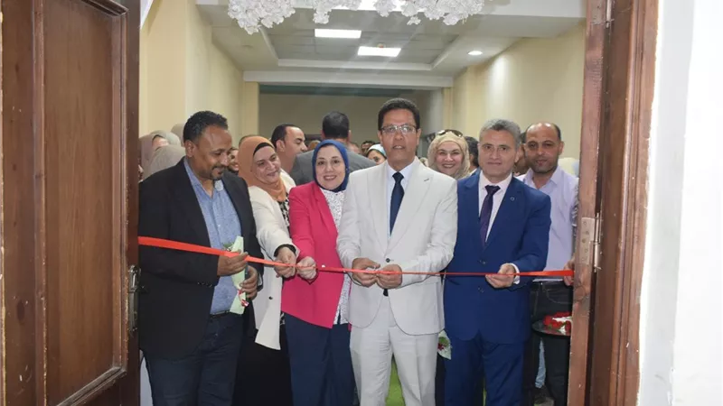 رئيس جامعة بنها يفتتح مشروع تخرج طلاب التربية النوعية