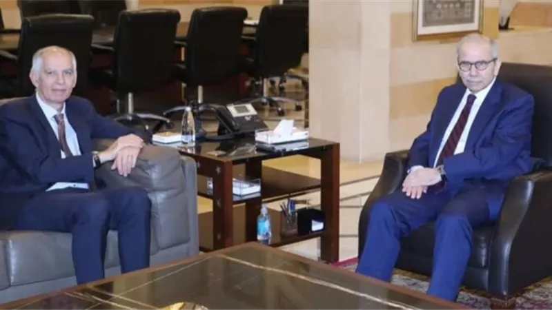 رئيس وزراء لبنان يبحث مع السفير الفرنسي مرحلة ما بعد 