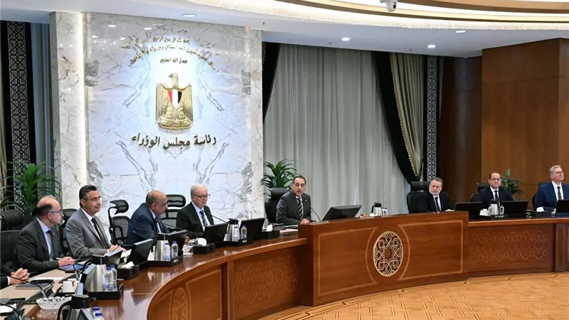 الحكومة: تأهيل ألف مدرسة فنية وتوزيع 1.2 مليون تابلت وإنشاء 13 ألف فصل