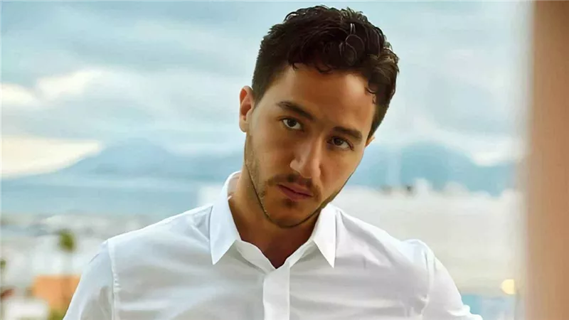 أحمد مالك يحتفل بـ إيجي بست، ويستعد لـ باسط للعضلات 