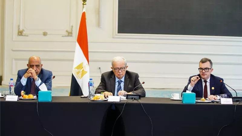 الحكومة والبنك الدولي يبحثان آلية جديدة لتمويل مشروعات البنية التحتية