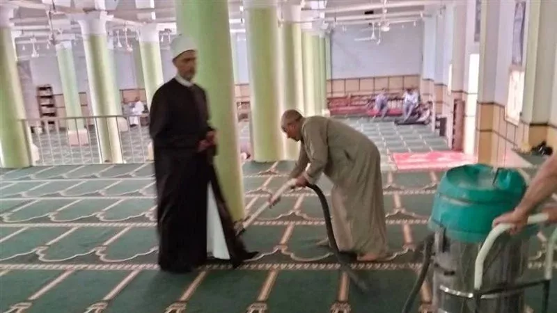 مدير أوقاف المنيا يتابع مسابقة أفضل إدارة في نظافة المساجد وانضباطها