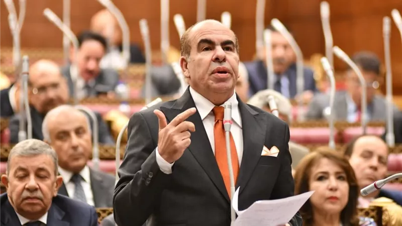 ياسر الهضيبي يفتح ملف 
