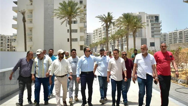 «الإسكان» تواصل متابعة مشروعات العلمين الجديدة والقرى السياحية