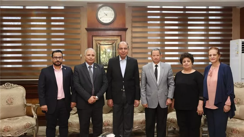 محافظ المنيا يستقبل وفد نقابة المهندسين لبحث التعاون في دعم خطط التنمية