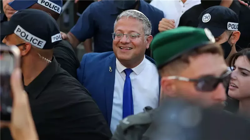 بن غفير يتعمد إذلال معتقلي قافلة الصمود ويطالب بسجنهم