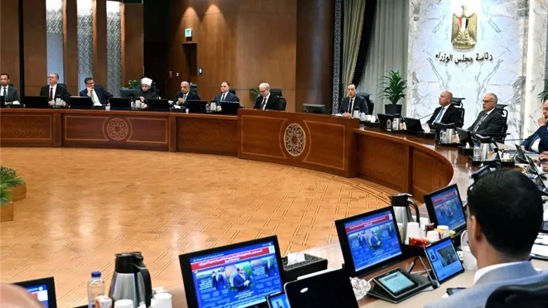 الحكومة توافق على عدد من القرارات المهمة خلال اجتماعها اليوم.. تعرف عليها