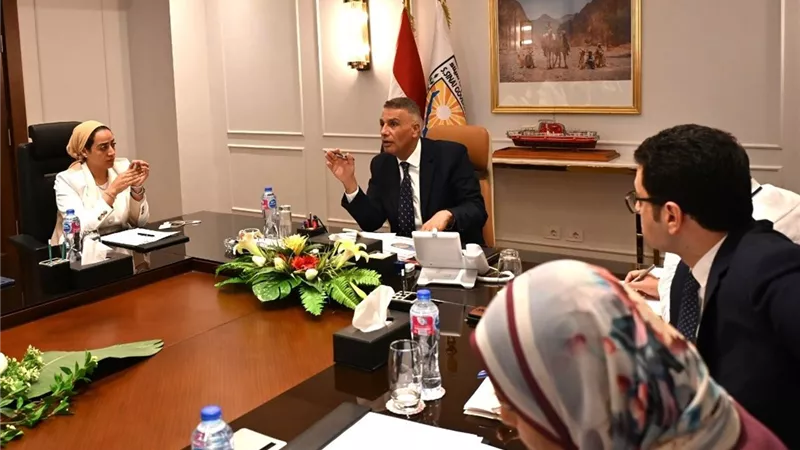 محافظ جنوب سيناء يعقد مؤتمرًا لدعم الاستثمار السياحي بشرم الشيخ
