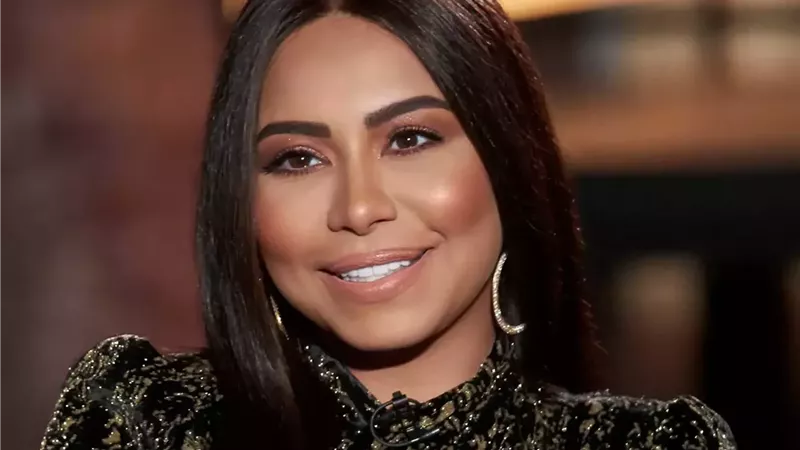 شيرين عبدالوهاب تنهي خلافاتها مع شقيقها وتتنازل عن القضايا