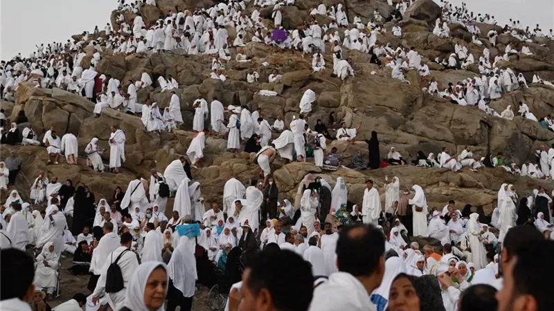 هل ينال غير الحاج من ثواب يوم عرفة؟.. عضو لجنة الفتوى يجيب 