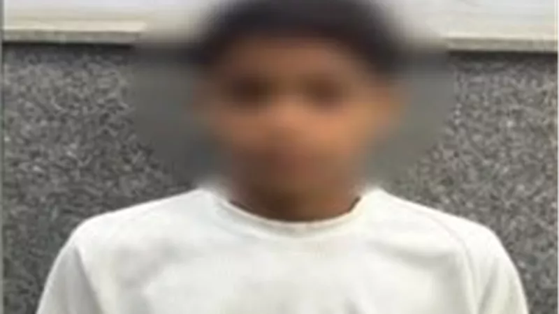 «حجر طائش» يكسر زجاج سيارة.. والداخلية تكشف التفاصيل الكاملة