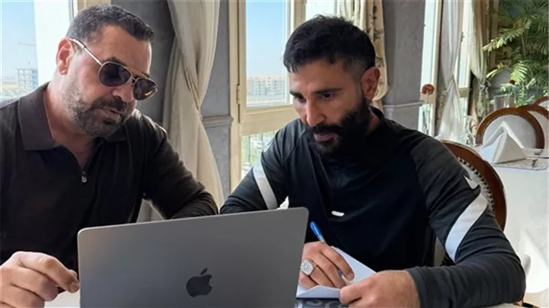 صور أحمد سعد وطارق العريان تثير الجدل حول تعاون جديد