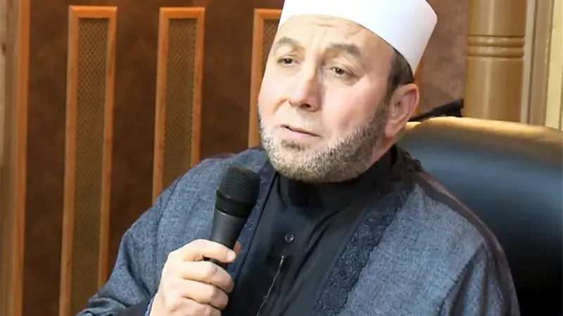 ادخلوه المستشفى فورا.. الحالة الصحية للشيخ محمد جبريل بعد تعرضه لجلطة حادة
