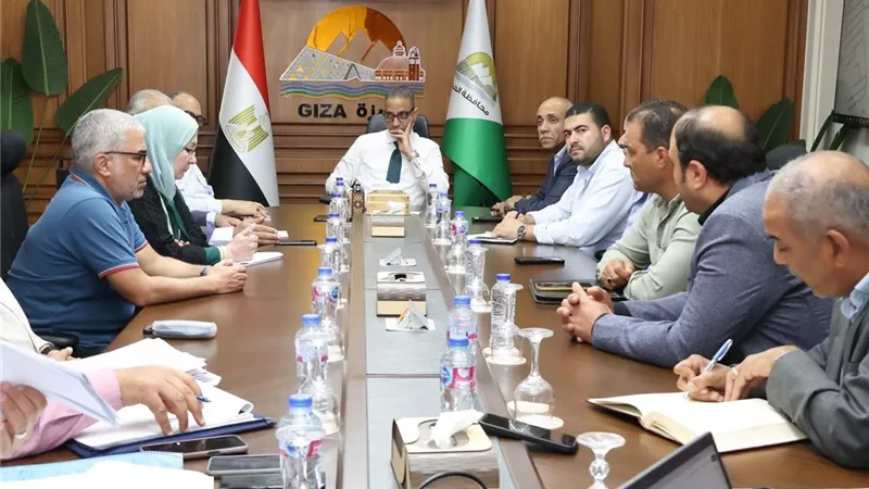 محافظ الجيزة يتابع أعمال تطوير محيط محور عمرو بن العاص بقطاع كفر طهرمس 