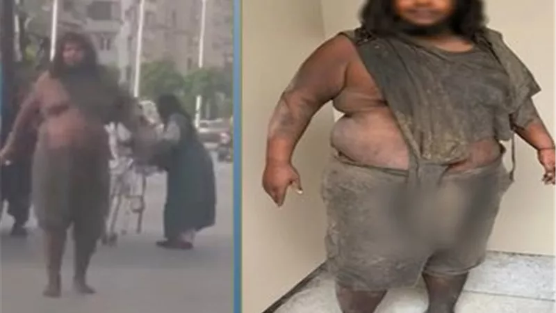 أمن القاهرة يضبط مريض نفسي تسبب في إثارة الذعر وتحطيم السيارات بمصر الجديدة|فيديو 