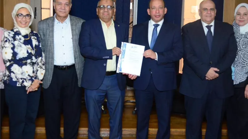قصر العيني يحصد شهادتي الجودة الدوليتين في المسؤولية المجتمعية والطاقة