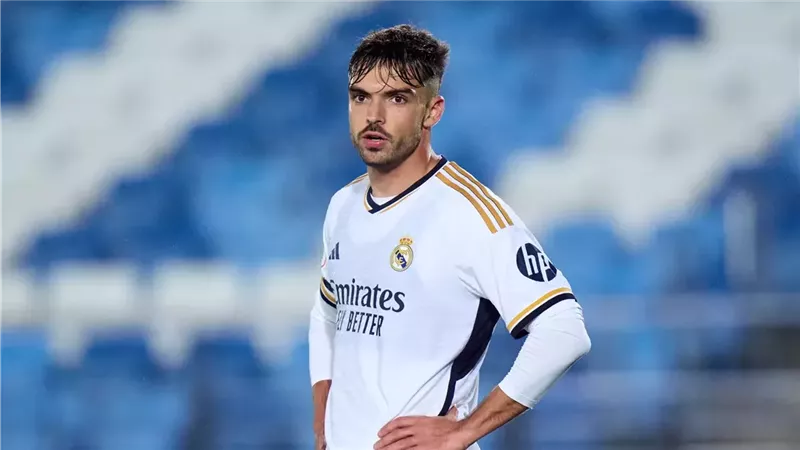 مورينيو يقترب من دعم استمرار أسينسيو مع ريال مدريد.. وطلب خاص بقميص راموس