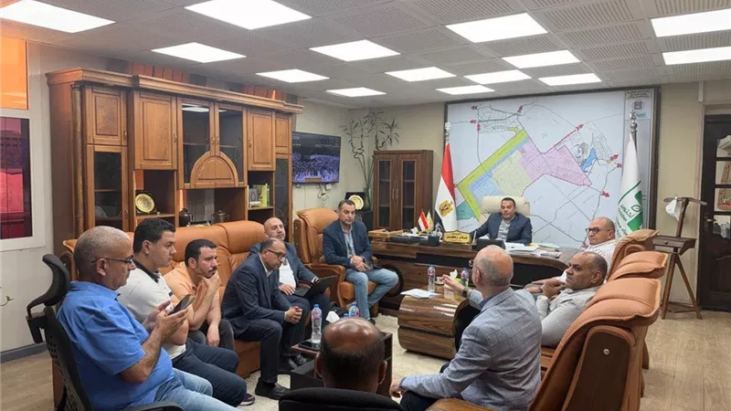 جهاز 6 أكتوبر يناقش تطوير جنوب الأحياء بحضور النواب والسكان