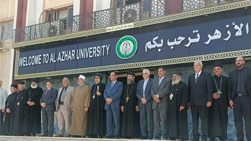 رئيس جامعة الأزهر يستقبل نيافة الأنبا إرميا للتهنئة بعيد الأضحى