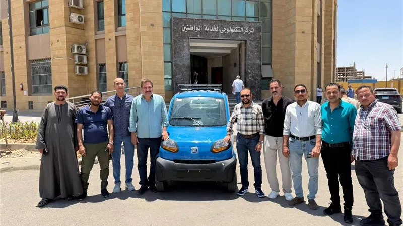 «أكتوبر الجديدة» تبدأ رسميا إحلال التوك توك بسيارات كيوت الحضارية