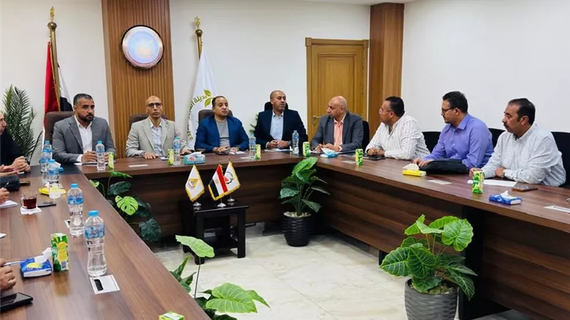 الإسكان تسرع ملفات تقنين الأراضي بالعبور الجديدة والشروق