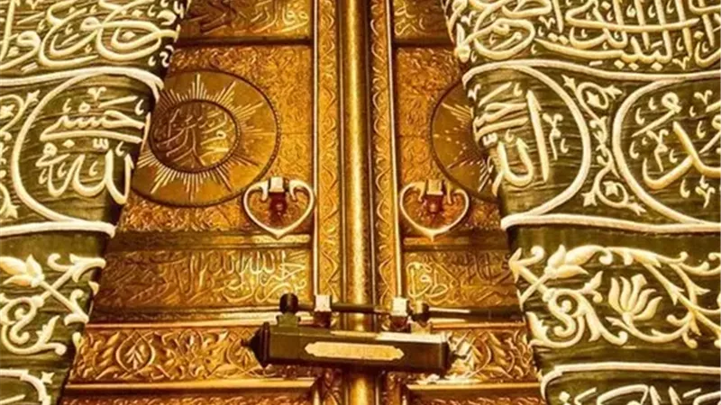 باب الكعبة المشرفة.. تعرف على مراحل العناية به على مر العصور