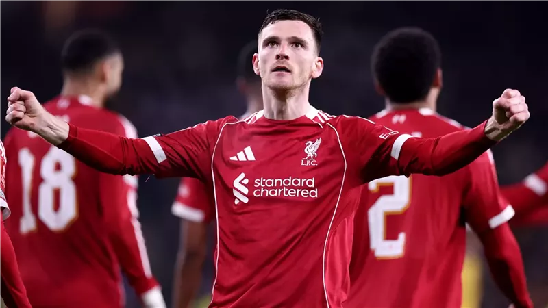 روبرتسون: ليفربول كان قادرًا على حصد المزيد من ألقاب الدوري الإنجليزي
