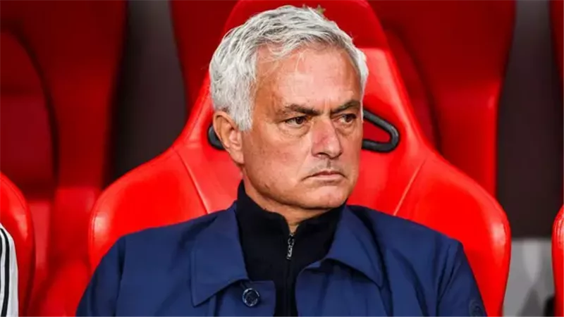 ريال مدريد يؤجل حسم صفقة مورينيو رغم الاتفاق المبدئي