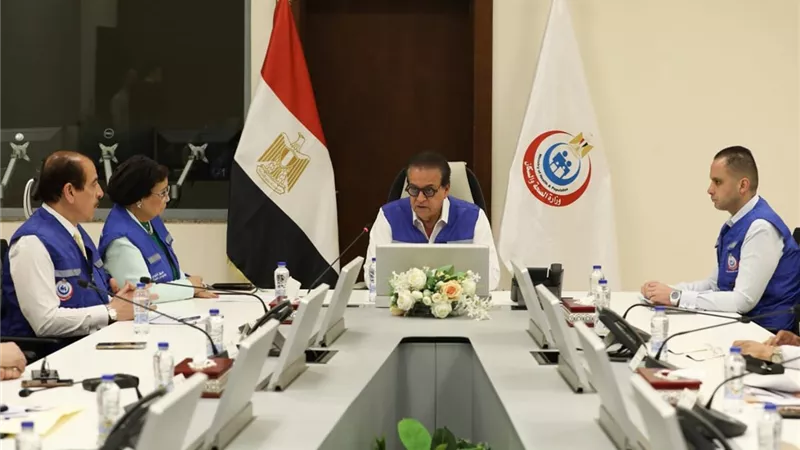 وزير الصحة يعلن بدء تطبيق خطة التأمين الطبي الشاملة لاحتفالات عيد الأضحى
