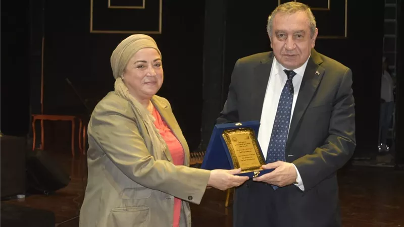 انطلاق “صالون الأكاديمية الثقافي” على مسرح نهاد صليحة