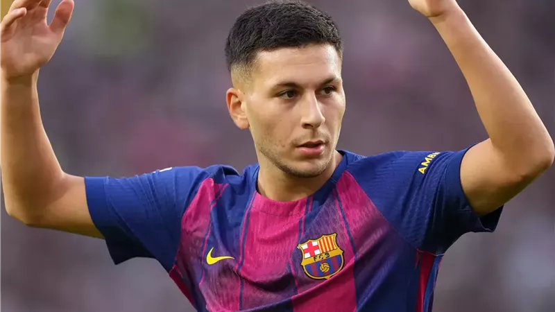 بعد صدمة المونديال.. نجم برشلونة الشاب يطلب الرحيل لإنقاذ مستقبله