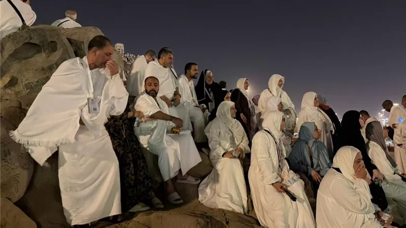 تصعيد كافة حجاج نقابة الصحفيين إلى عرفات بنجاح