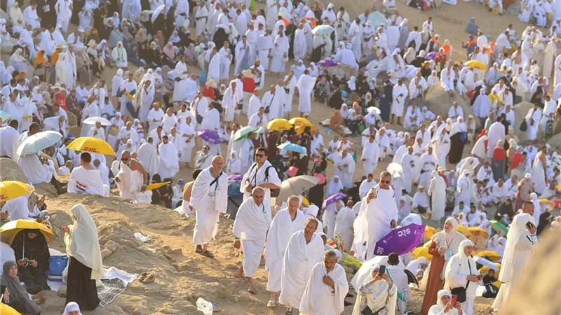 وقت التكبير في يوم عرفة.. متى يبدأ وينتهي وبأي صيغة نقوله؟