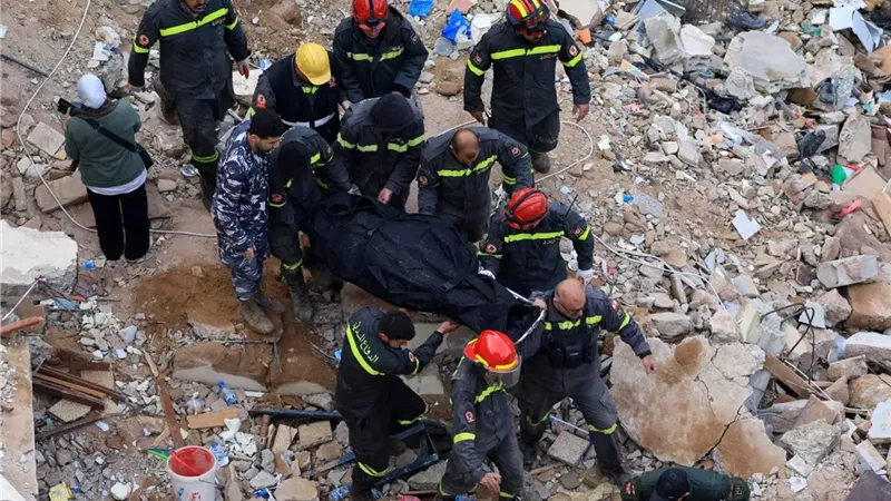 مشغرة تحت الأنقاض.. 12 شهيد في لبنان جراء غارات إسرائيلية عنيفة 