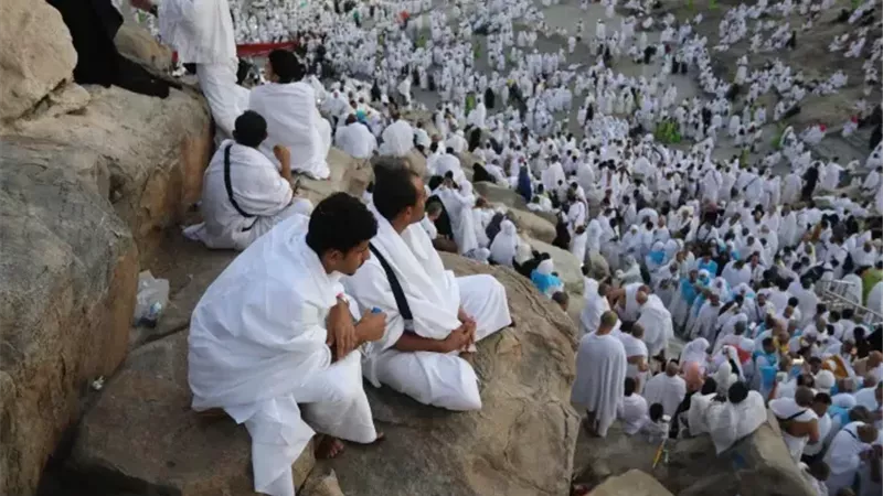 كيف ينال غير الحجاج فضل يوم عرفة؟.. أمين الفتوى يوضح