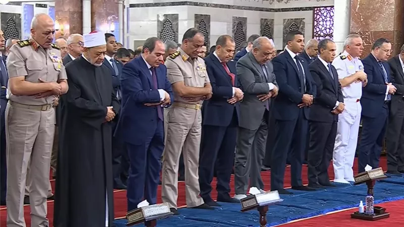 الرئيس السيسى يؤدى صلاة عيد الأضحى بمسجد الرحمن الرحيم بالعاصمة الإدارية