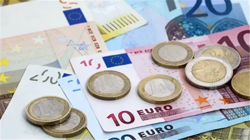 انخفاض سعر اليورو أمام الجنيه خلال تعاملات اليوم بالبنوك المصرية