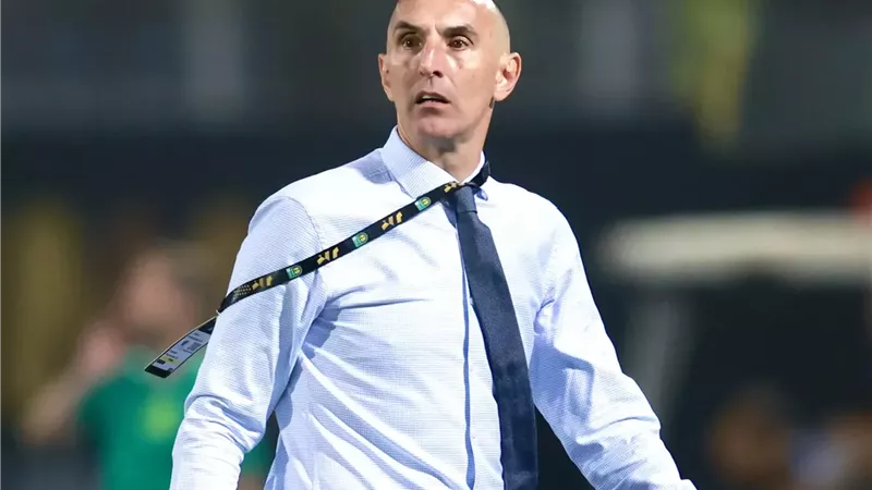 سبب سفر مدرب بيراميدز 