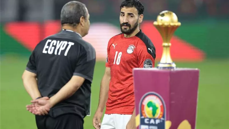 بيراميدز يحسم الجدل بشأن انتقال مهند لاشين للزمالك 