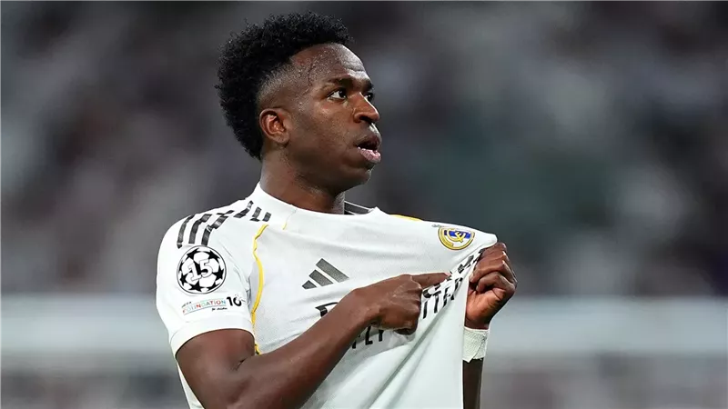 فينيسيوس: أريد البقاء في ريال مدريد طوال مسيرتي
