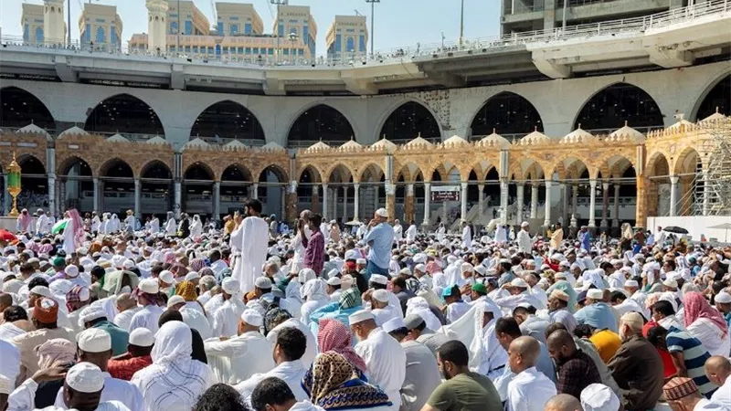 خطيب «المسجد الحرام» يحذر من الشرك ويؤكد: النفع والضر بيد الله وحده