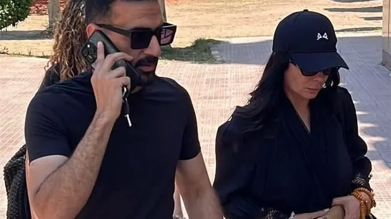 تشييع جنازة والدة أحمد حلمي من بنها 