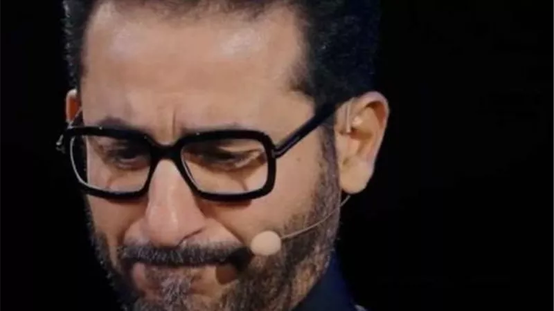 أحمد حلمي يقرر الاكتفاء بالعزاء في والدته خلال مراسم الدفن وتشييع الجثمان