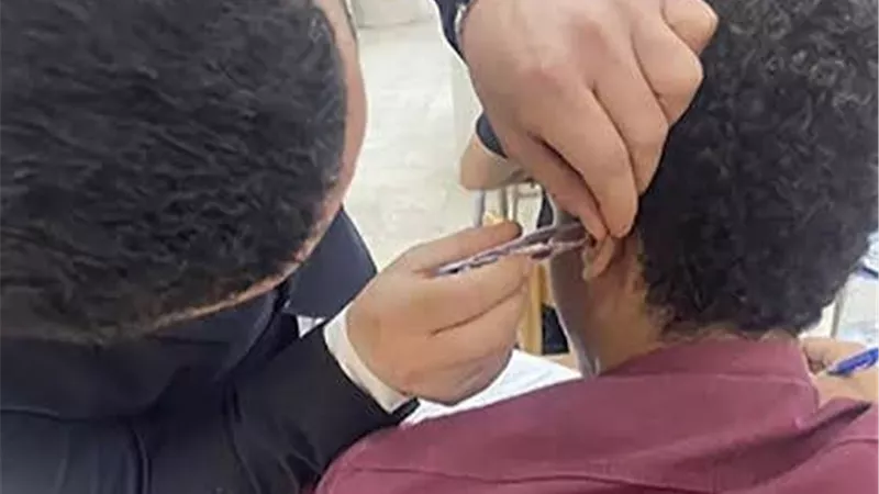 «حديث العهد بالتدريس».. إجراءات رادعة من حقوق أسيوط بعد واقعة «الملقاط»