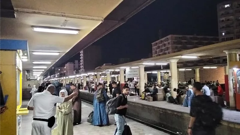 السكة الحديد: انتظام رحلات عودة المواطنين بعد إجازة عيد الأضحى | صور