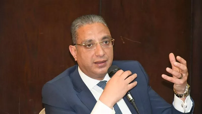 محافظ الجيزة يوجه بسرعة وضع مخطط لتطوير كوبرى 