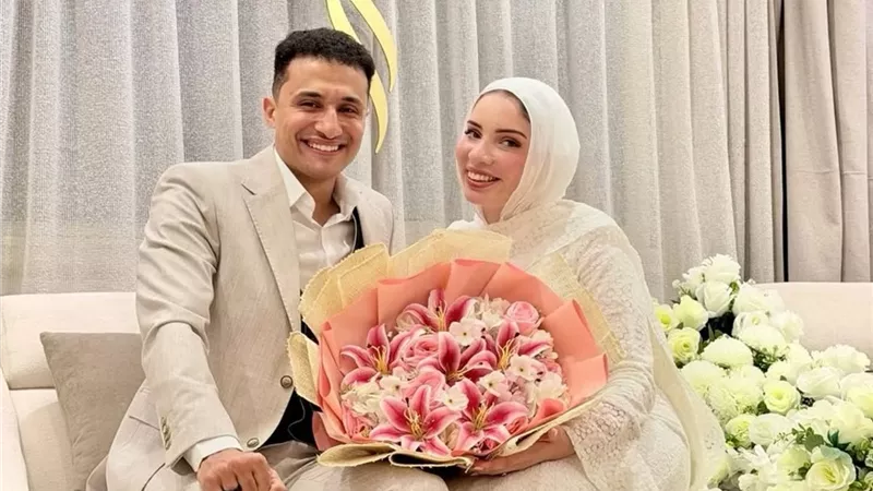  مصطفي عماد يُعلن خطبته علي فتاة من خارج الوسط الفني