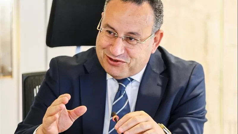 العاملون بالجامعات يطالبون بإنهاء أزمة المكافآت الموسمية|خاص