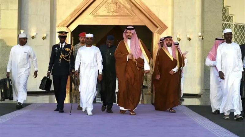 رئيس تشاد يغادر المدينة المنورة بعد زيارة المسجد النبوي
